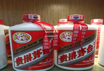 酒是浓香型好喝还是酱香型好喝呢(浓香型白酒还是酱香型白酒好喝)